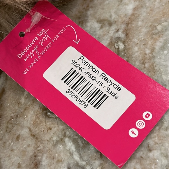 Genuine Fur Pom - Picture 5 of 7